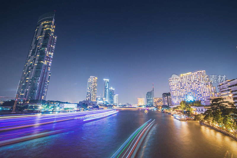 鸟瞰图Sathorn和silom区和天空火车站Chong Nonsi在CBD市中心的曼谷silom, Asoke，曼谷，泰国中心